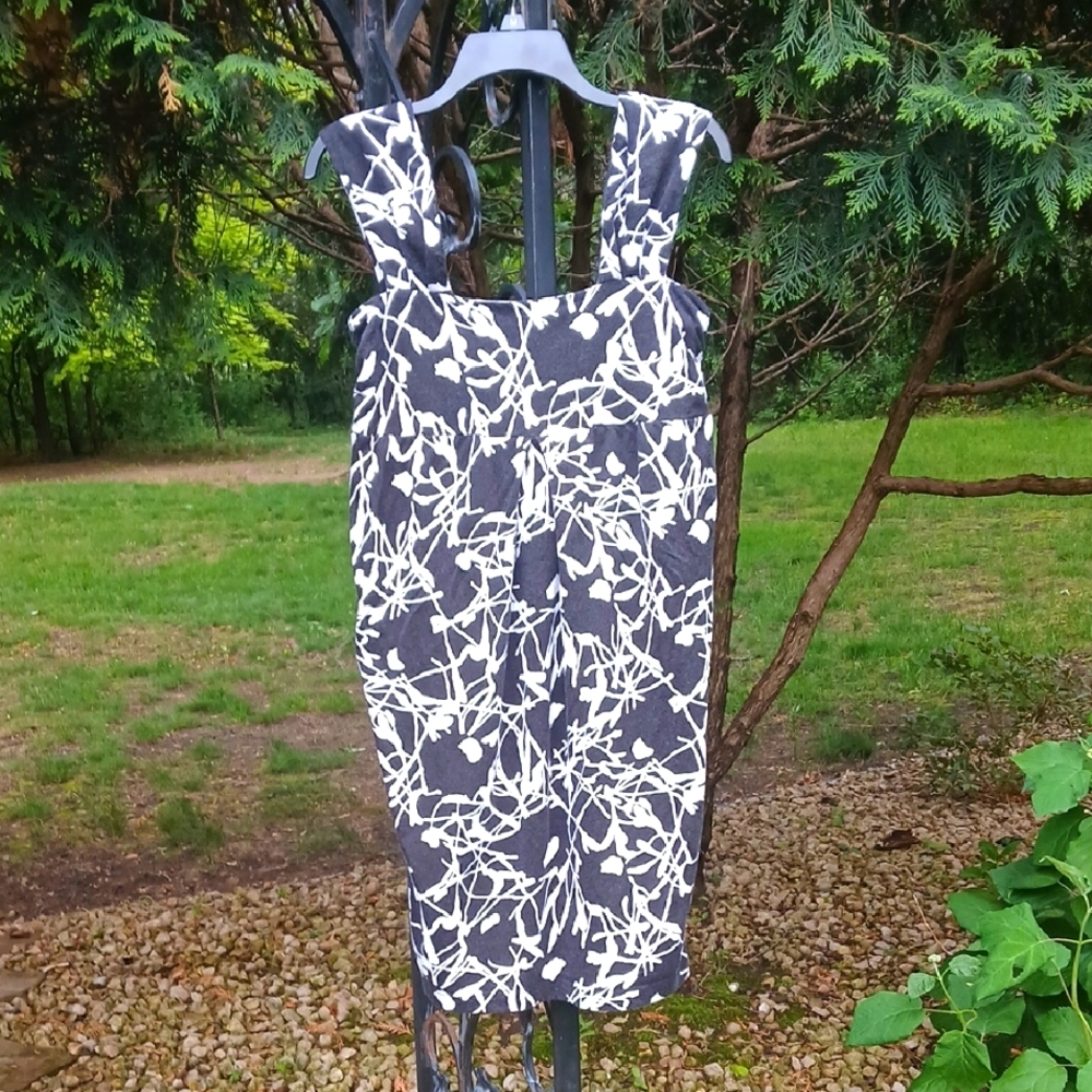 ANN TAYLOR LOFT Black and White Sleeveless Sundress Size Med